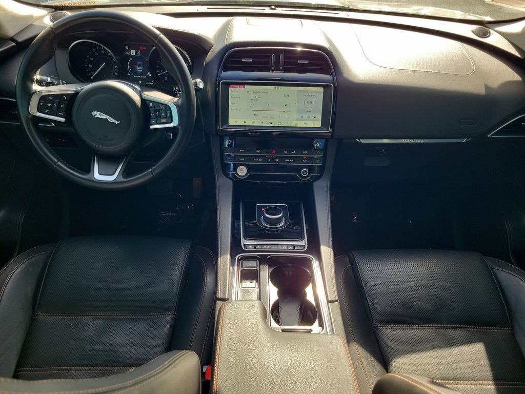 Used 2020 Jaguar F-PACE Prestige AWD/4WD image 15