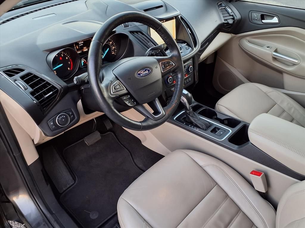 Used 2018 Ford Escape Titanium w/ Ford Safe & Smart Package image 4