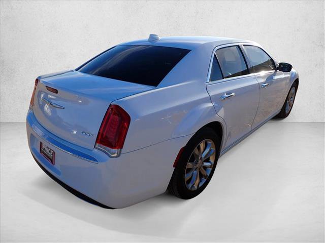 Used 2018 Chrysler 300 Limited image 4