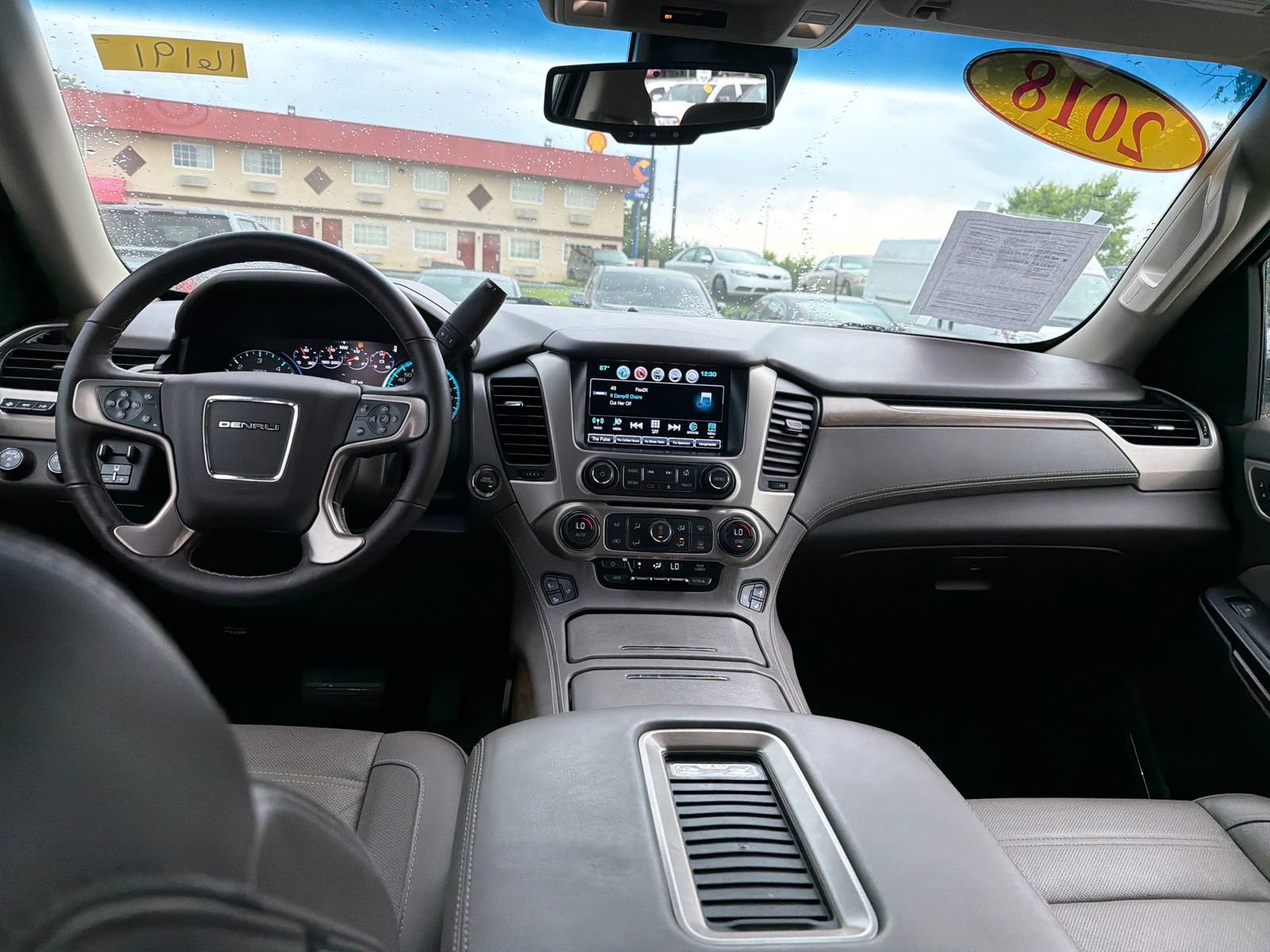 Used 2018 GMC Yukon XL Denali w/ Denali Ultimate Package AWD/4WD image 15