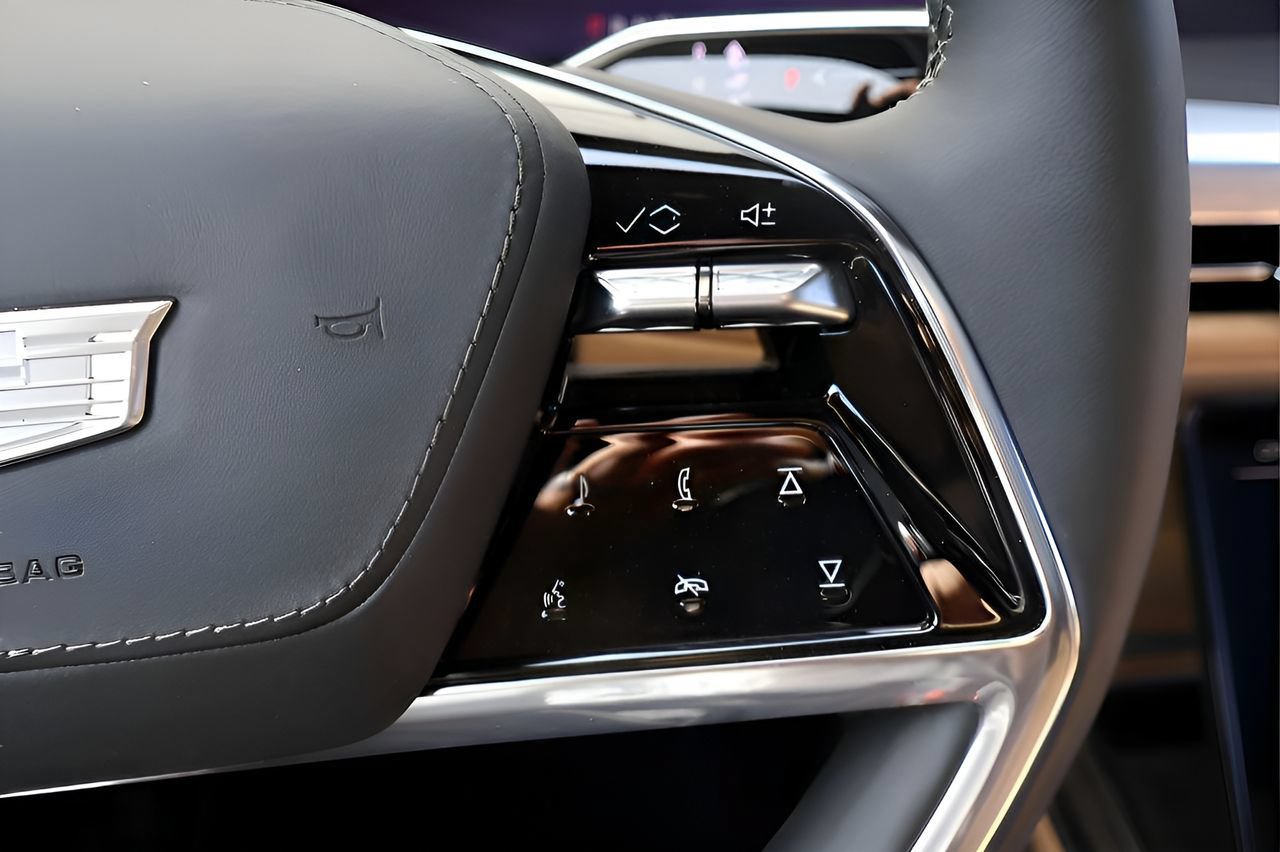 Certified 2025 Cadillac Escalade IQ Luxury 2 AWD/4WD image 23