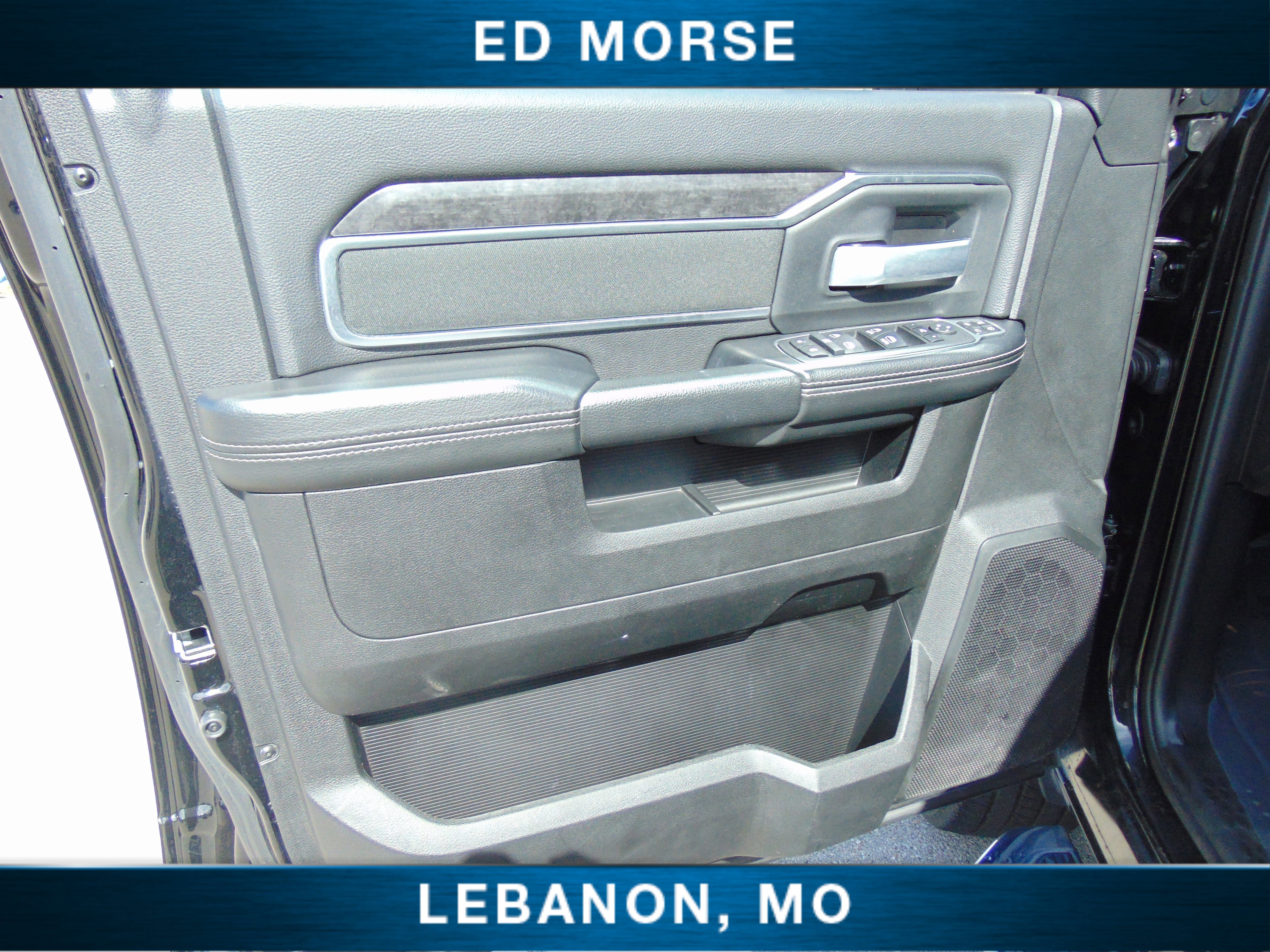 Used 2024 RAM 2500 Big Horn w/ Sport Appearance Package AWD/4WD image 17
