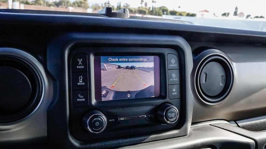 Used 2021 Jeep Gladiator Sport AWD/4WD image 29