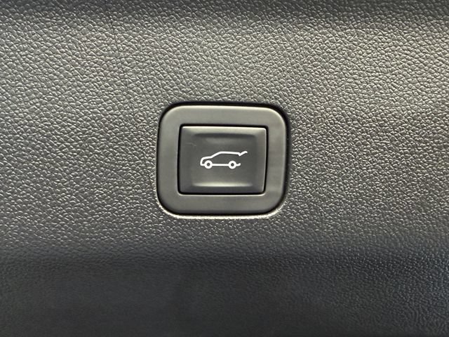 Certified 2025 Chevrolet Tahoe High Country AWD/4WD image 33