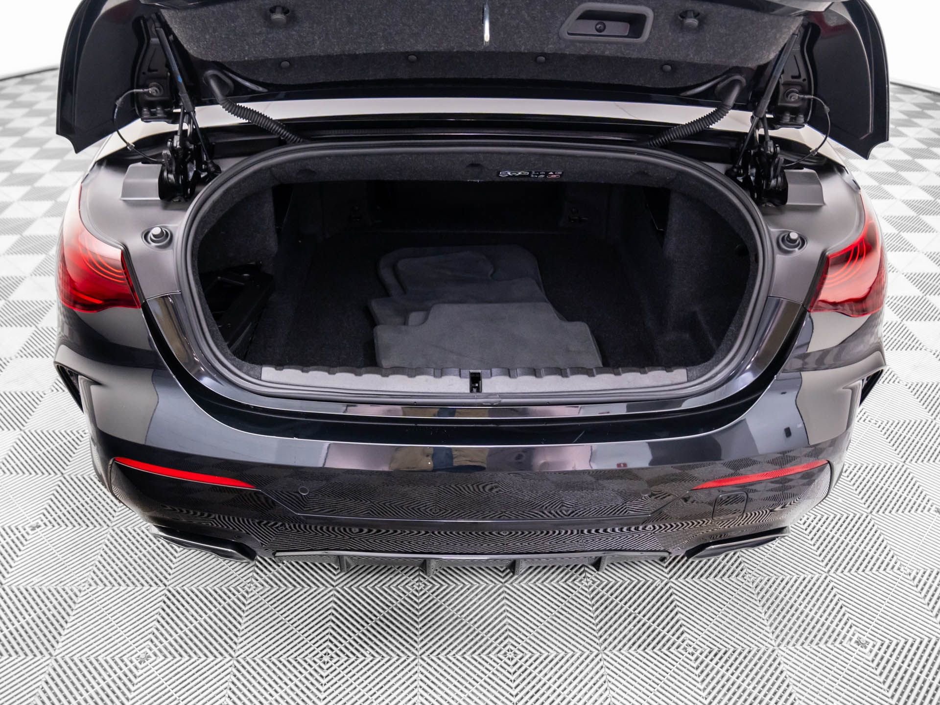 Certified 2025 BMW 440i xDrive Convertible w/ Premium Package image 31