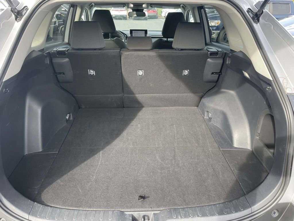 Used 2025 Toyota RAV4 XLE image 47