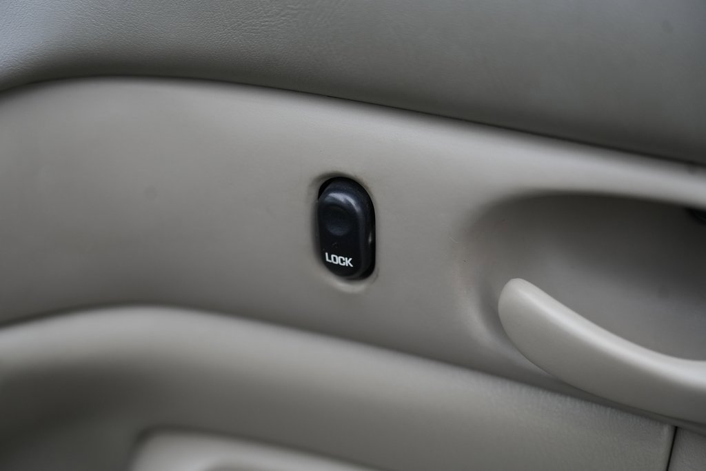 Used 1998 Buick Century Custom image 30