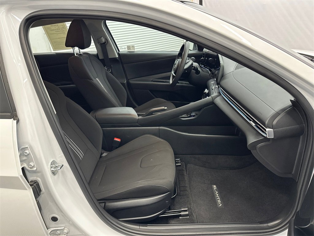 Used 2024 Hyundai Elantra SEL image 13