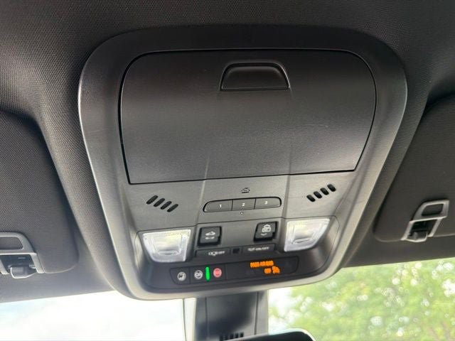 Certified 2025 Cadillac XT6 Luxury AWD/4WD image 13