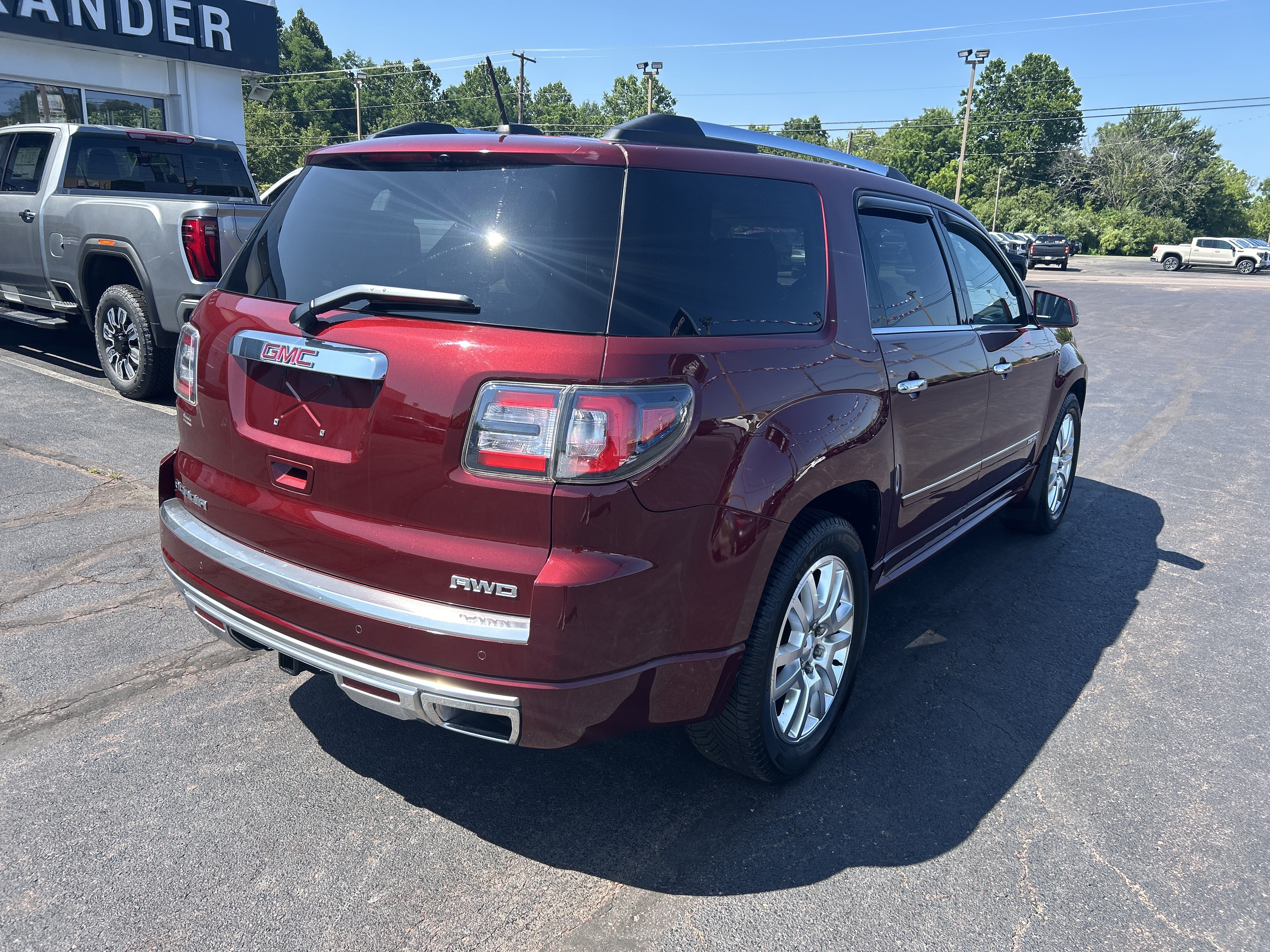 Used 2016 GMC Acadia Denali AWD/4WD image 3