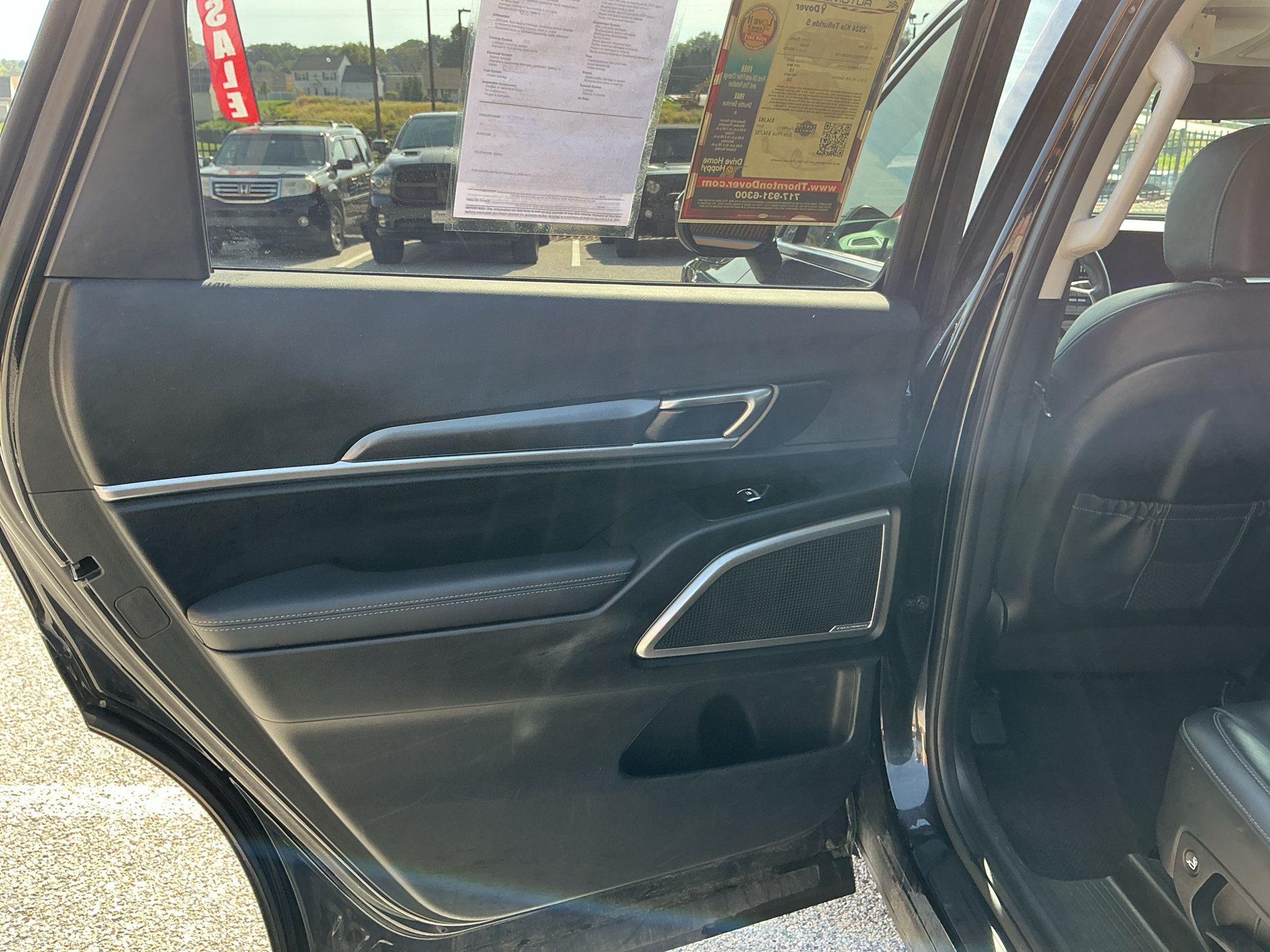 Used 2024 Kia Telluride S AWD/4WD image 17