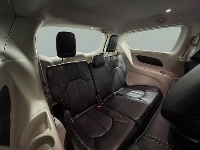 Used 2024 Chrysler Pacifica Limited FWD image 26