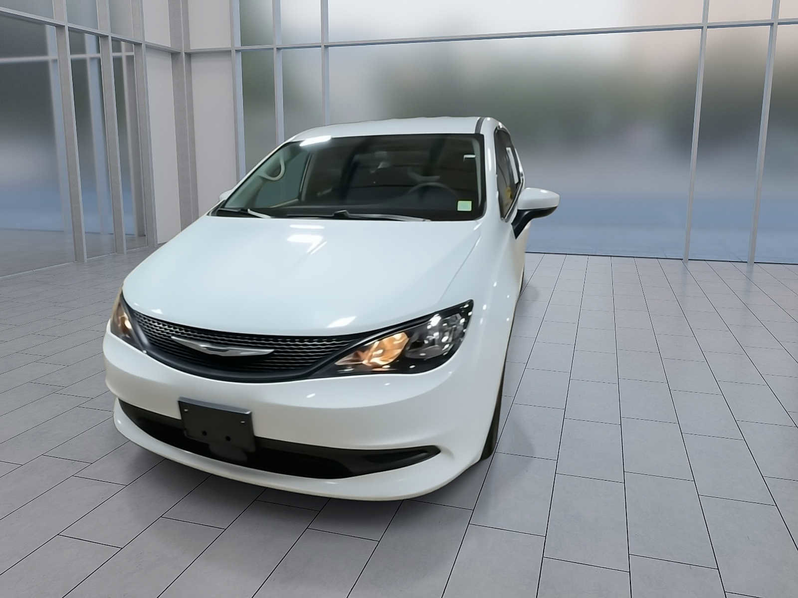 Used 2022 Chrysler Voyager LX image 9