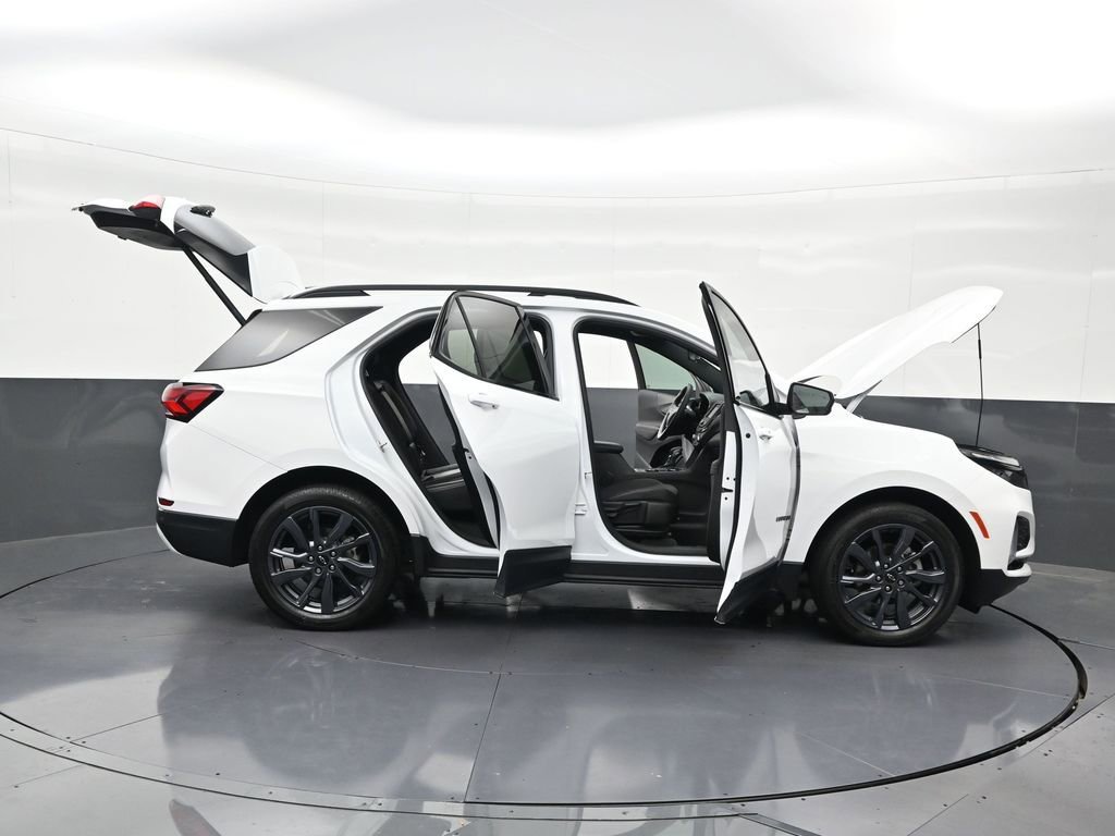 Used 2024 Chevrolet Equinox RS FWD image 32