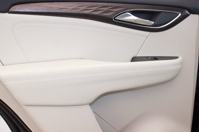 Used 2022 Buick Envision Avenir w/ Safety Package image 18