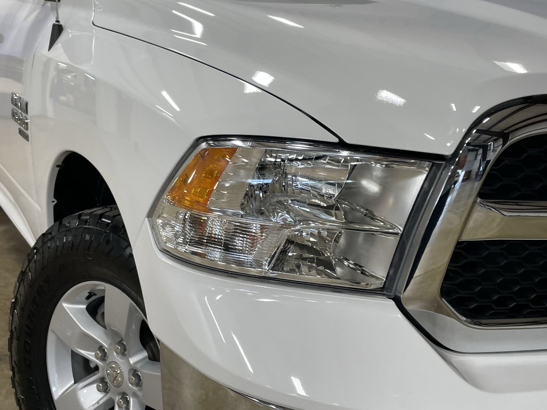 Used 2022 RAM 1500 Classic SLT w/ Electronics Group AWD/4WD image 10