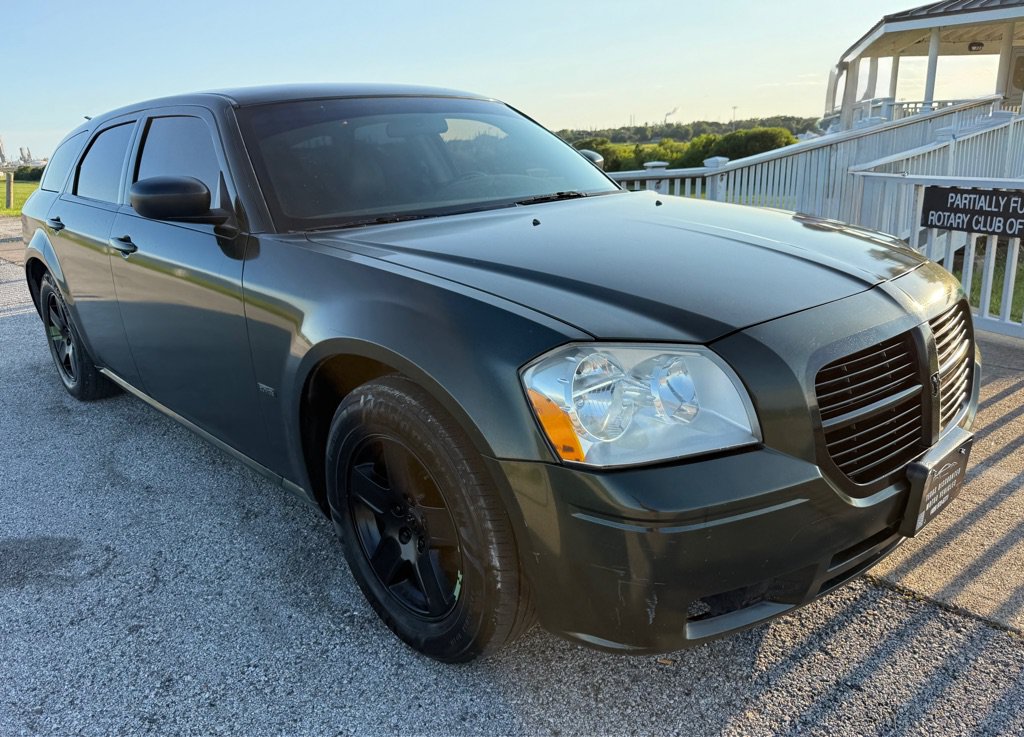 Used 2005 Dodge Magnum SE RWD image 3
