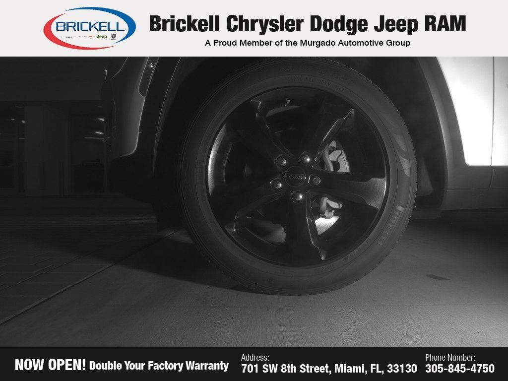 Used 2023 Jeep Grand Cherokee Altitude RWD image 25