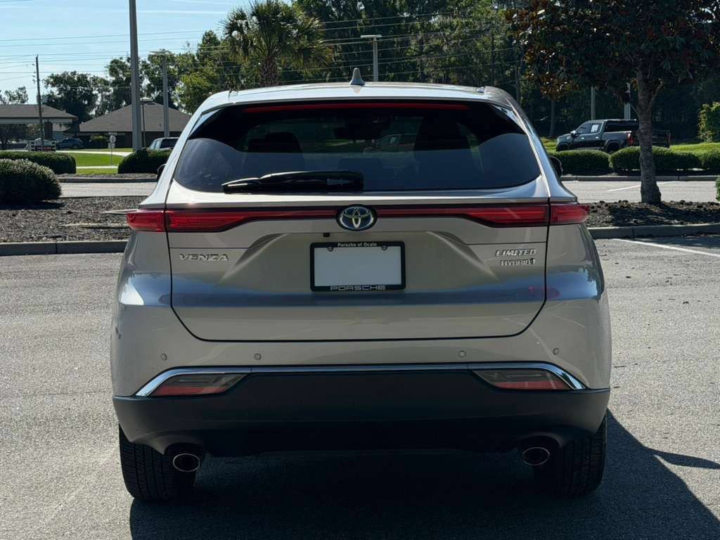 Used 2022 Toyota Venza Limited w/ Advanced Technology Package AWD/4WD image 4