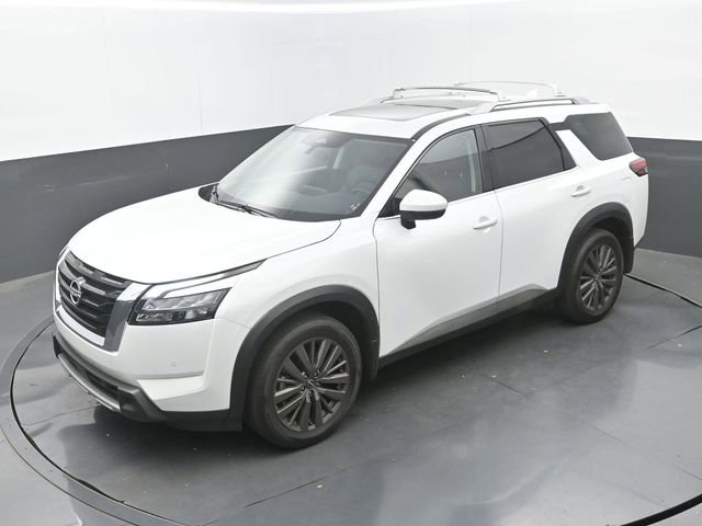 Used 2025 Nissan Pathfinder SL w/ SL Premium Package AWD/4WD image 16