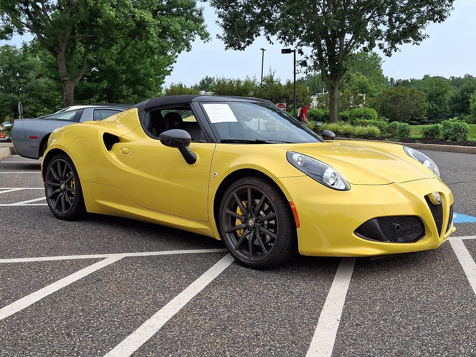 Used 2015 Alfa Romeo 4C Spider w/ Spider Track Package 2 RWD image 4