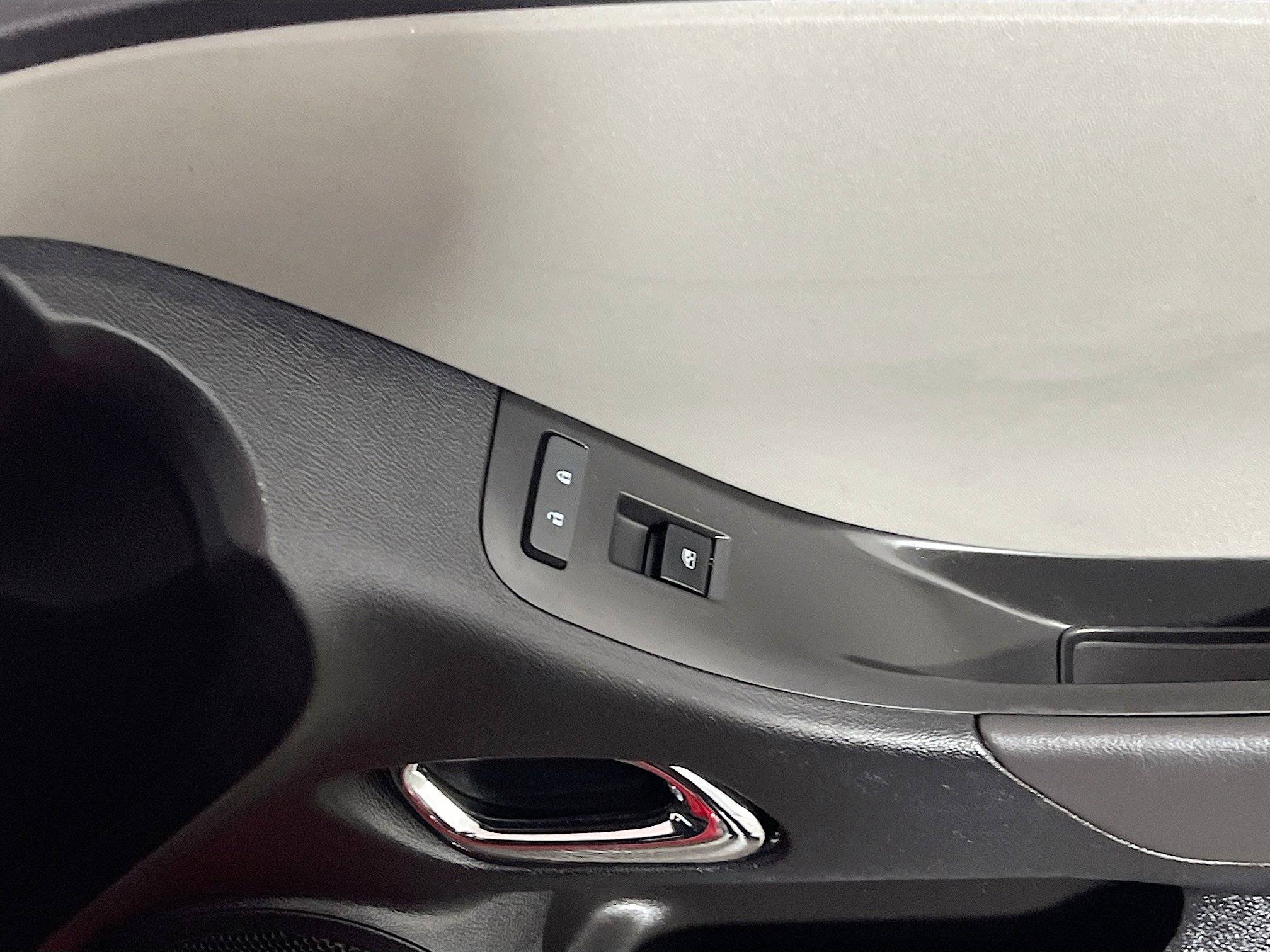 Used 2013 Chevrolet Camaro LS RWD image 30