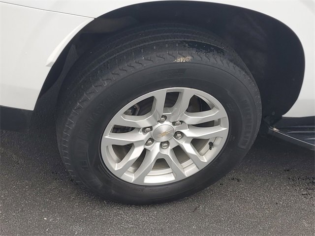 Certified 2022 Chevrolet Suburban LT w/ Luxury Package image 5