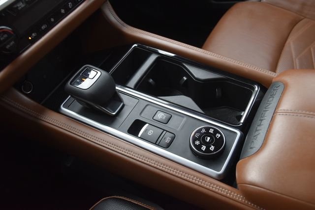 Used 2022 Nissan Pathfinder Platinum w/ Cargo Package AWD/4WD image 39