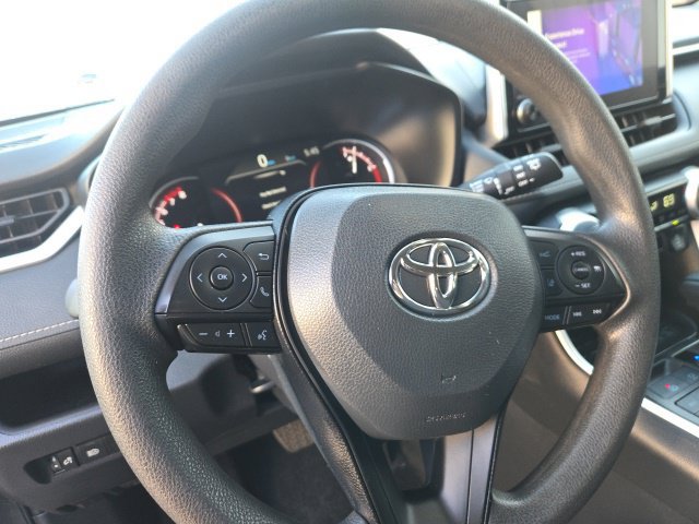 Used 2025 Toyota RAV4 XLE AWD/4WD image 22