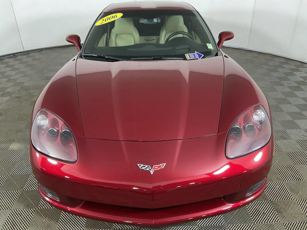 Used 2006 Chevrolet Corvette Coupe w/ Preferred Equipment Group RWD image 2
