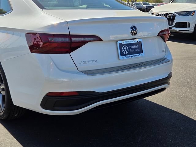 Certified 2023 Volkswagen Jetta SE w/ Panoramic Sunroof Package FWD image 6
