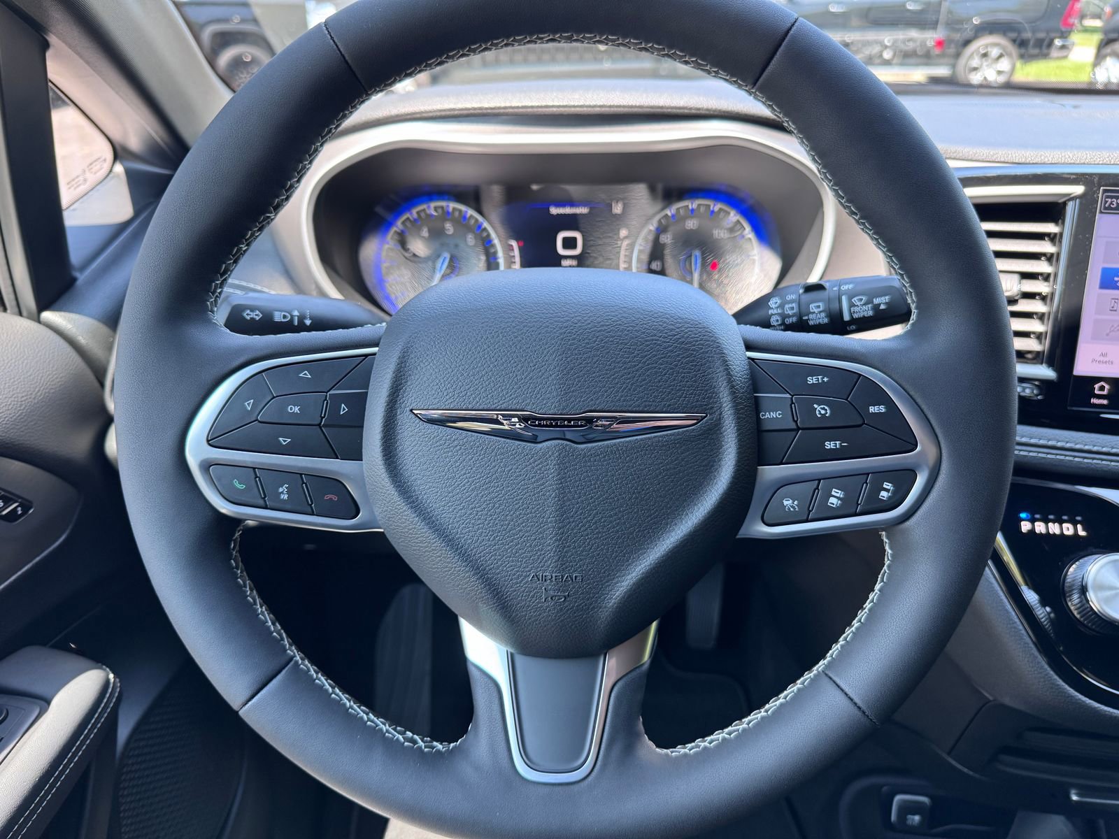 New 2026 Chrysler Pacifica Select image 15