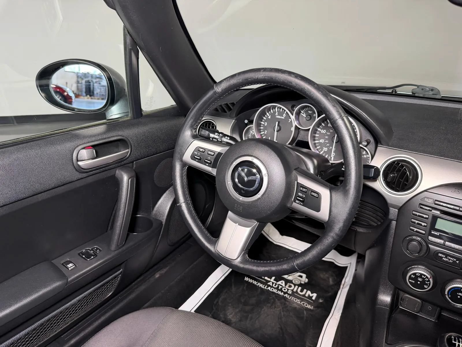 Used 2010 MAZDA MX-5 Miata Touring w/ Suspension Pkg RWD image 15