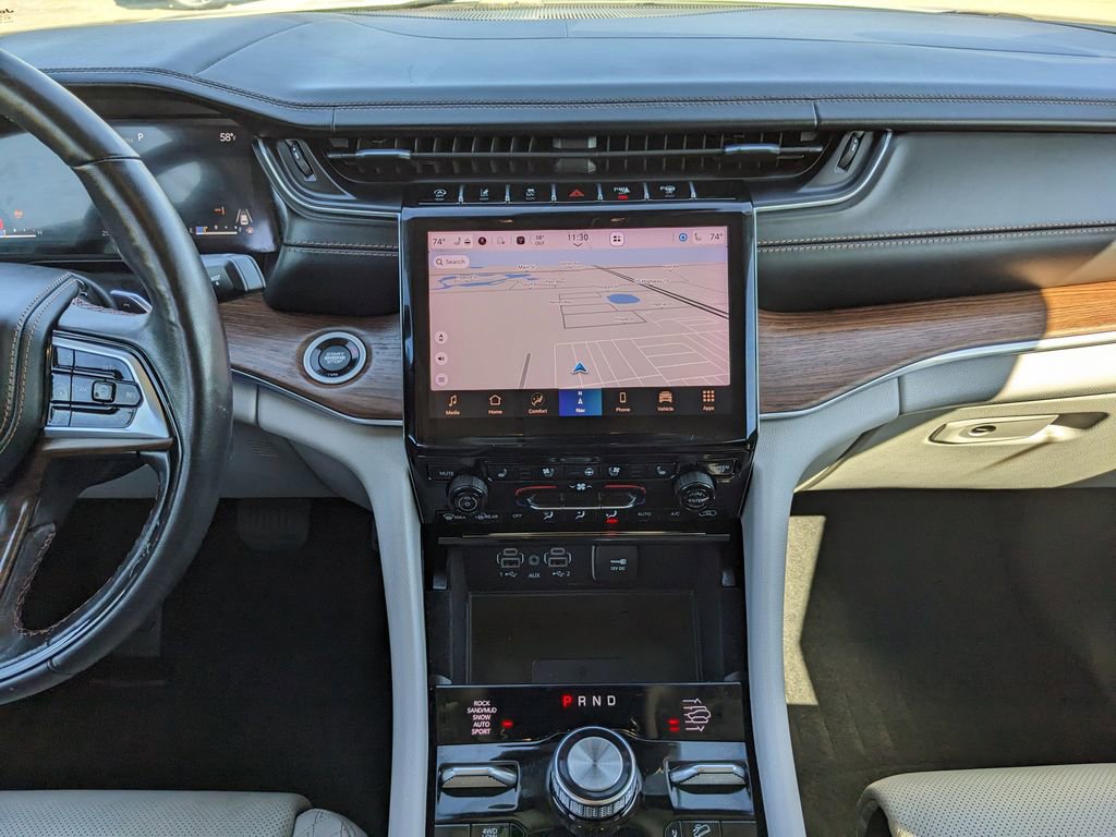 Used 2022 Jeep Grand Cherokee Summit w/ Luxury Tech Group V image 19