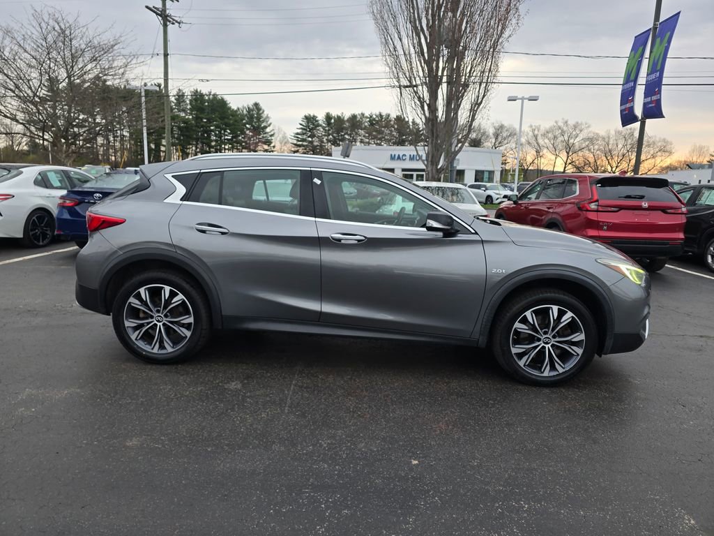 Used 2018 INFINITI QX30 Premium w/ Cargo Package image 8
