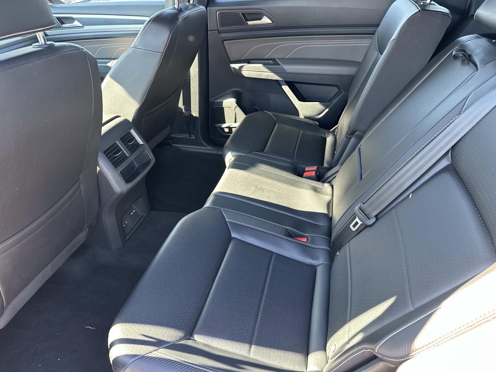 Used 2021 Volkswagen Atlas Cross Sport SEL R-Line image 12