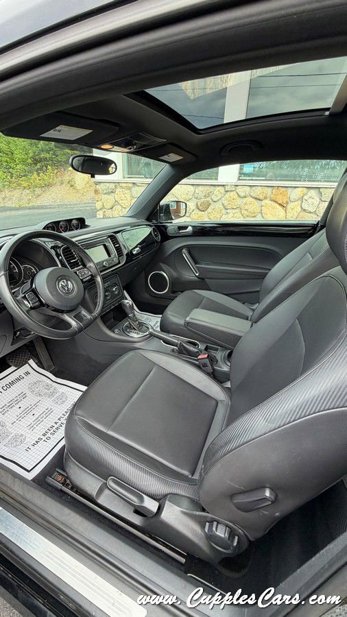 Used 2013 Volkswagen Beetle TDI FWD image 30