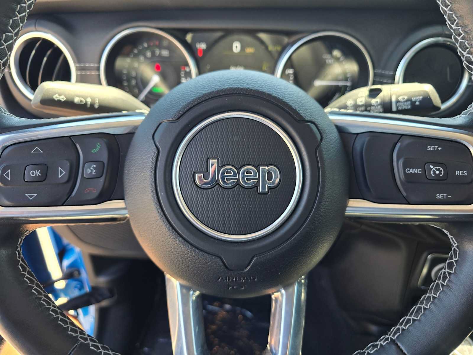 Used 2022 Jeep Wrangler Unlimited Sahara AWD/4WD image 23