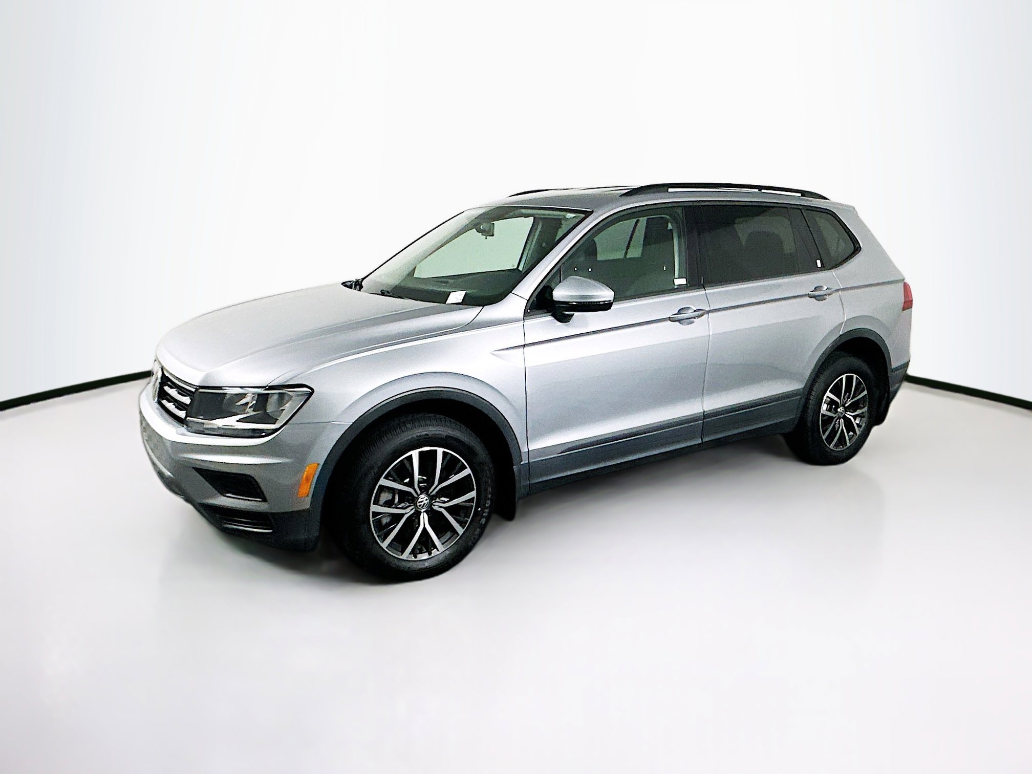 Used 2021 Volkswagen Tiguan S FWD image 4
