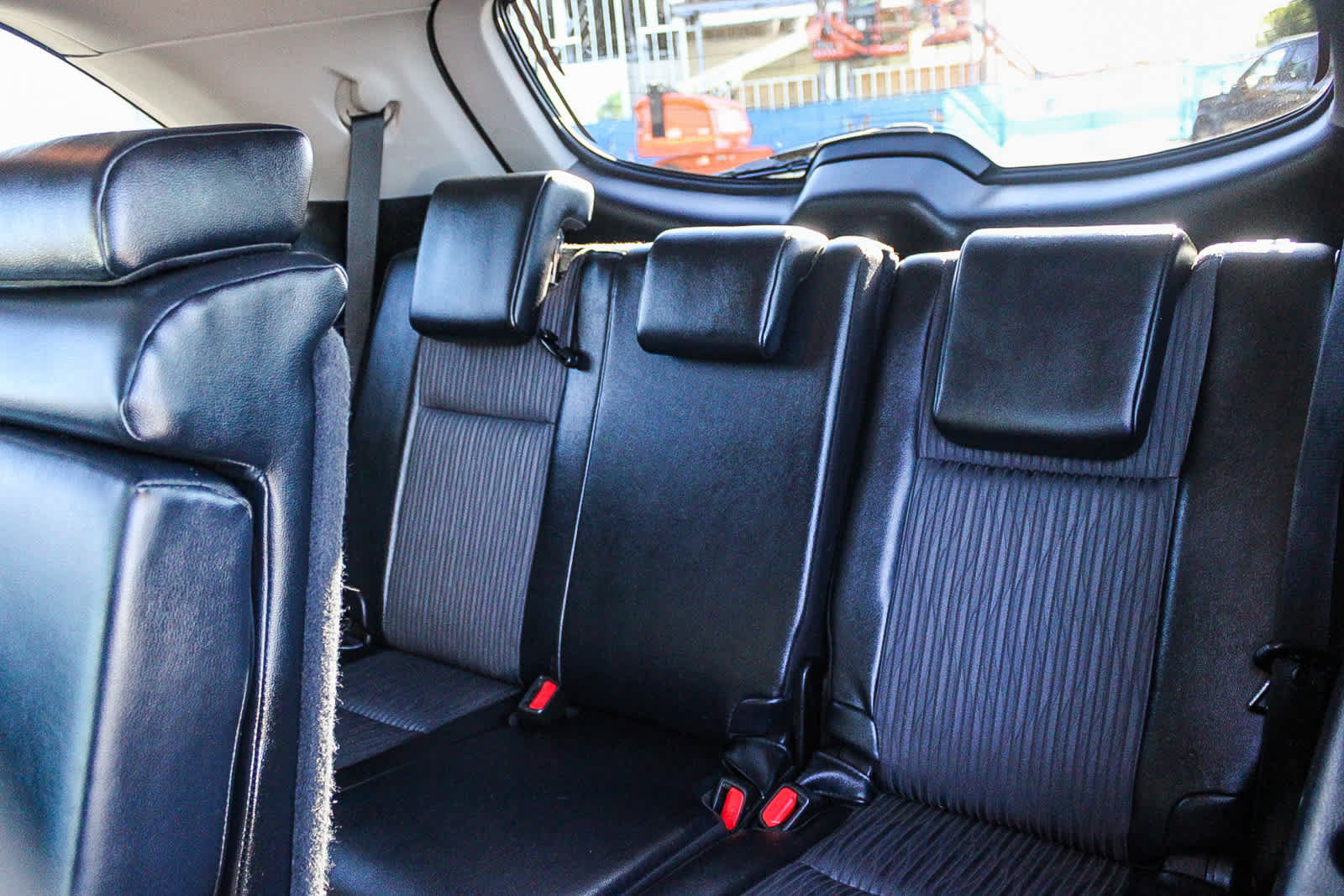 Used 2019 Toyota Highlander Plus FWD image 19