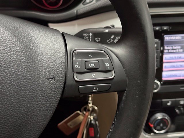 Used 2013 Volkswagen Passat 2.5 SE FWD image 18