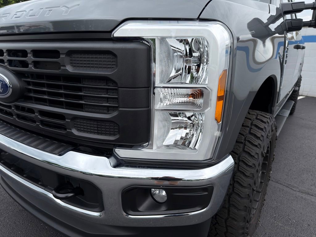 Used 2024 Ford F250 XL w/ XL Chrome Package AWD/4WD image 9