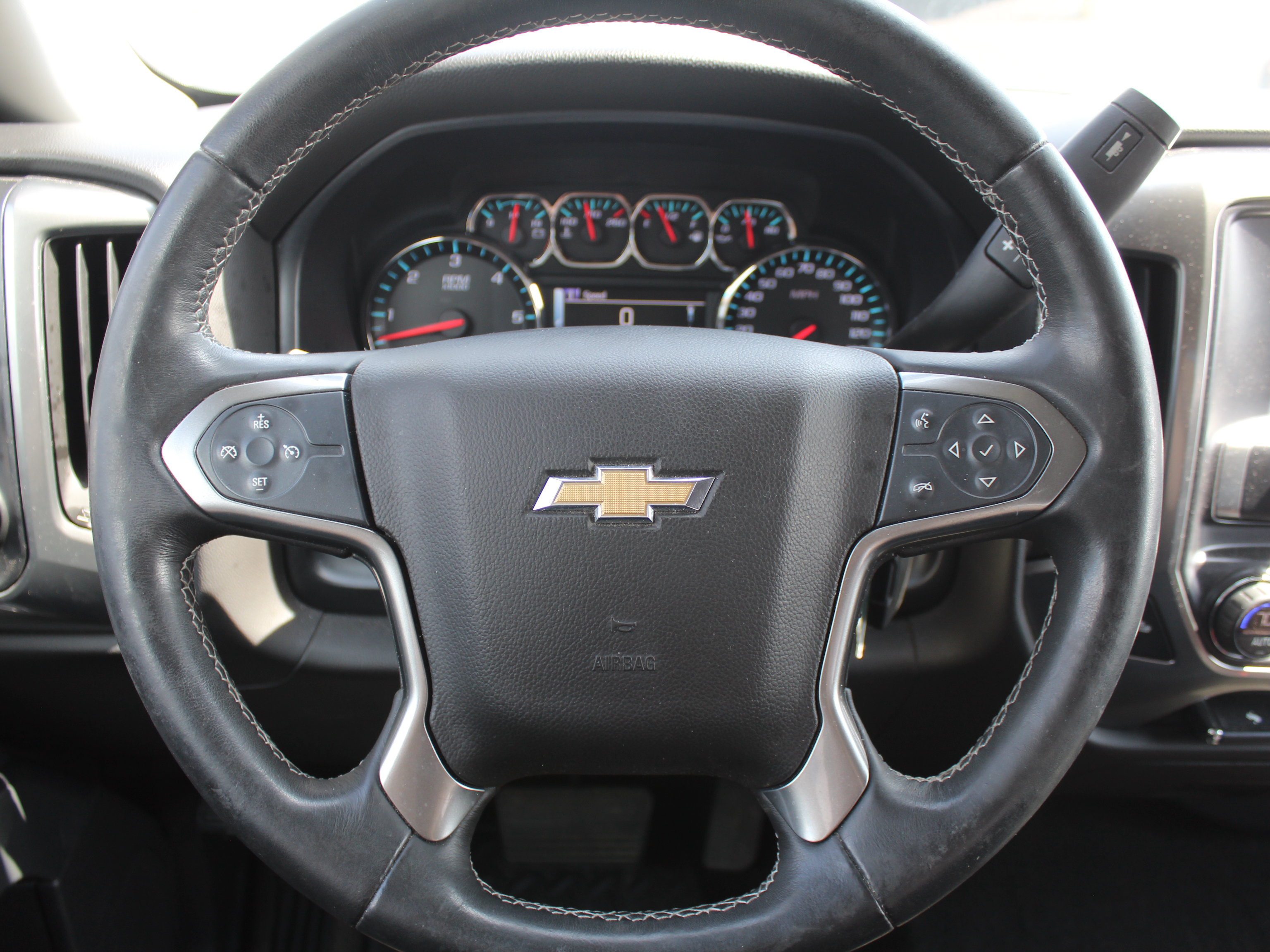 Used 2015 Chevrolet Silverado 1500 LT w/ LT Convenience Package AWD/4WD image 16