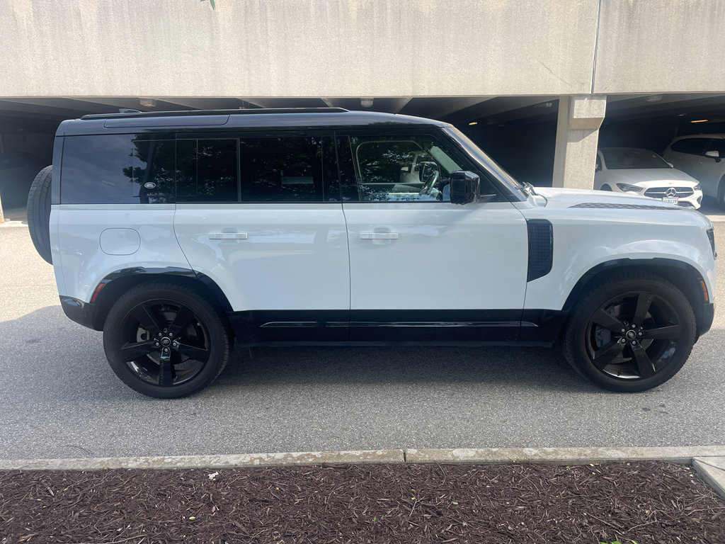 Used 2022 Land Rover Defender 110 X-Dynamic HSE AWD/4WD image 4