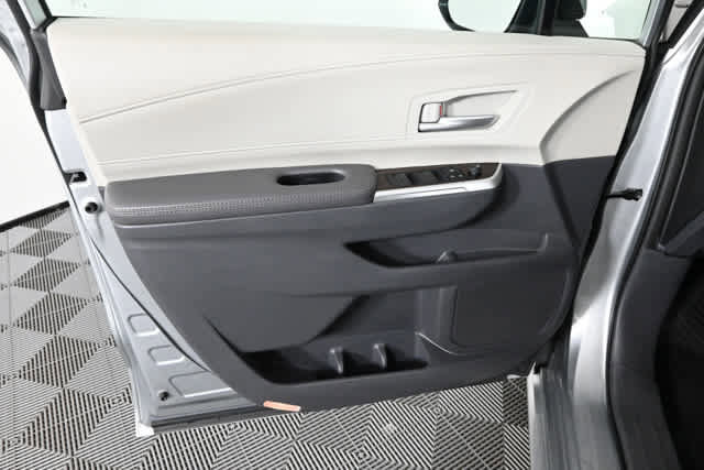 Used 2024 Toyota Sienna XLE image 21