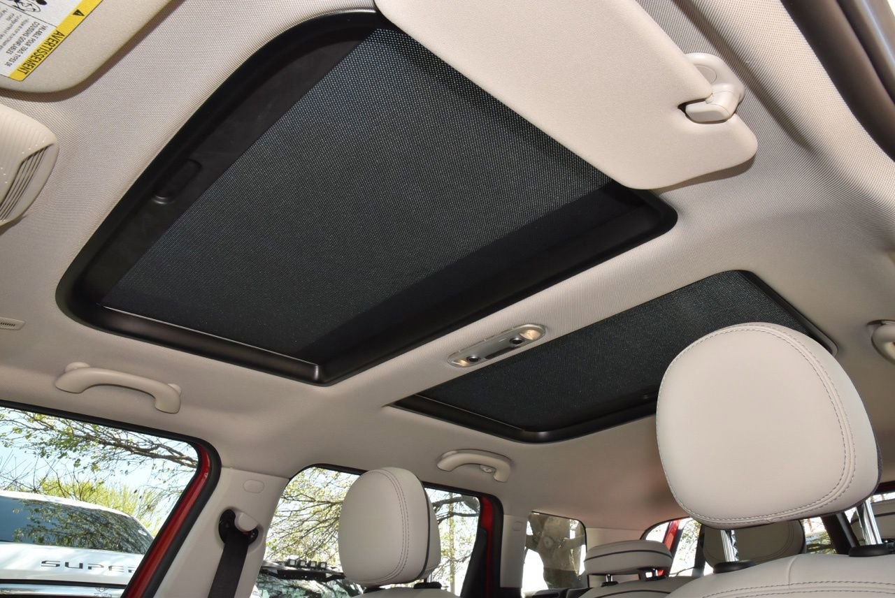 Used 2024 MINI Cooper Clubman S w/ Signature Upholstery Package image 33