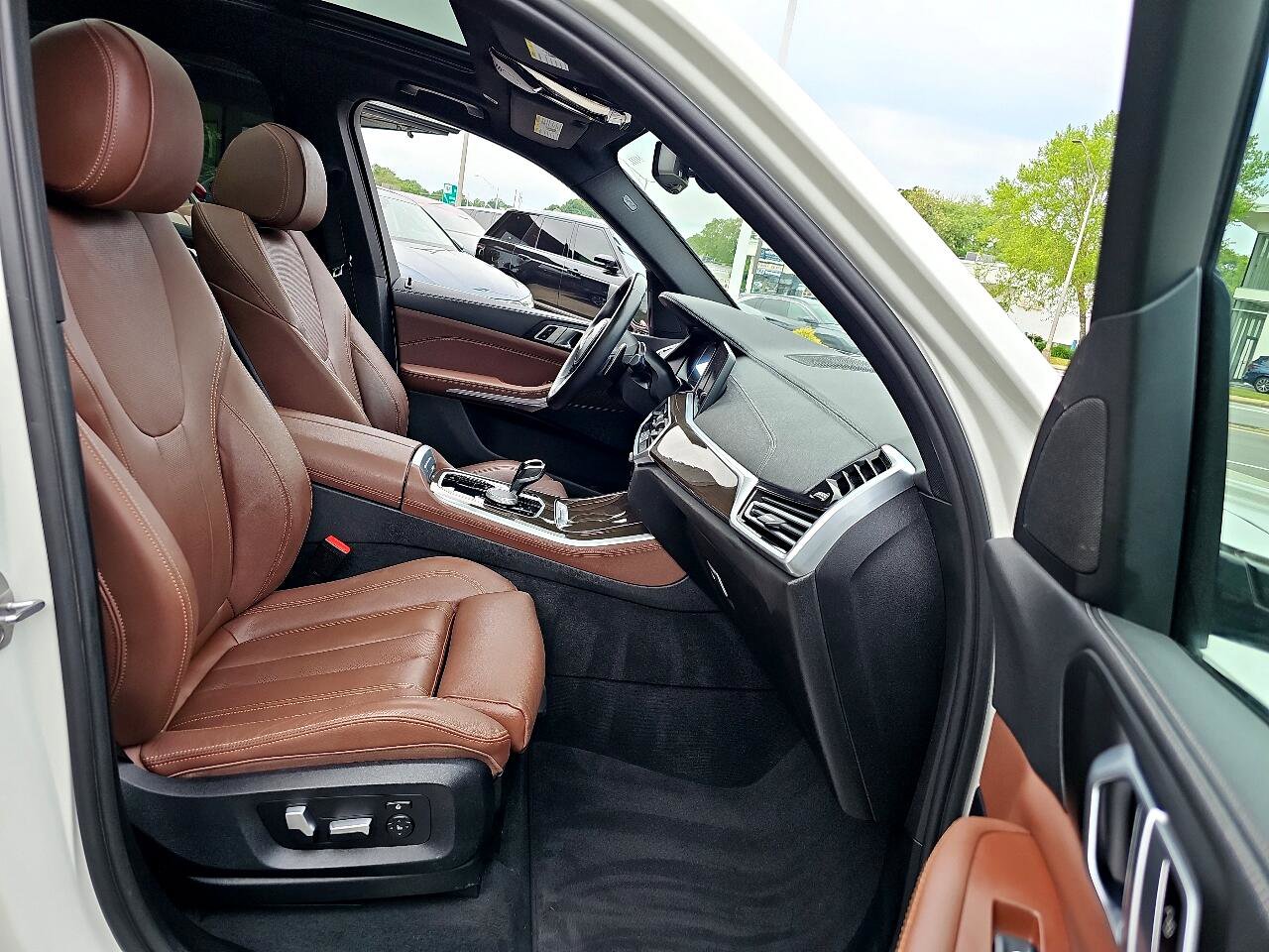 Used 2022 BMW X5 xDrive40i w/ M Sport Package image 36