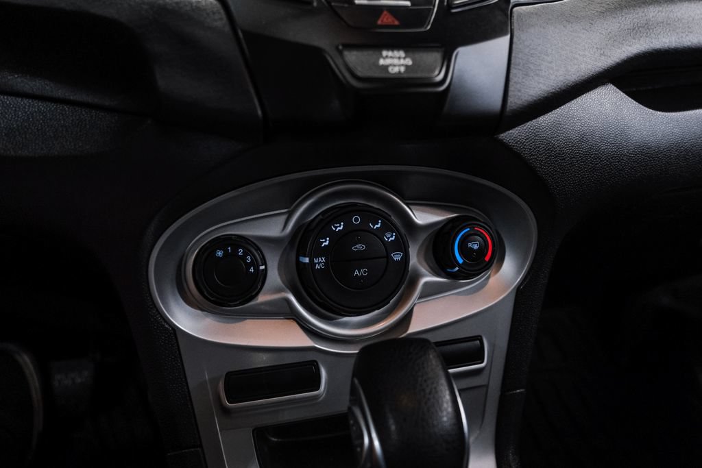 Used 2019 Ford Fiesta SE FWD image 24