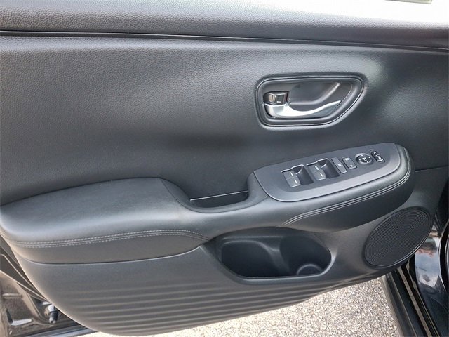 Used 2024 Honda HR-V LX image 12