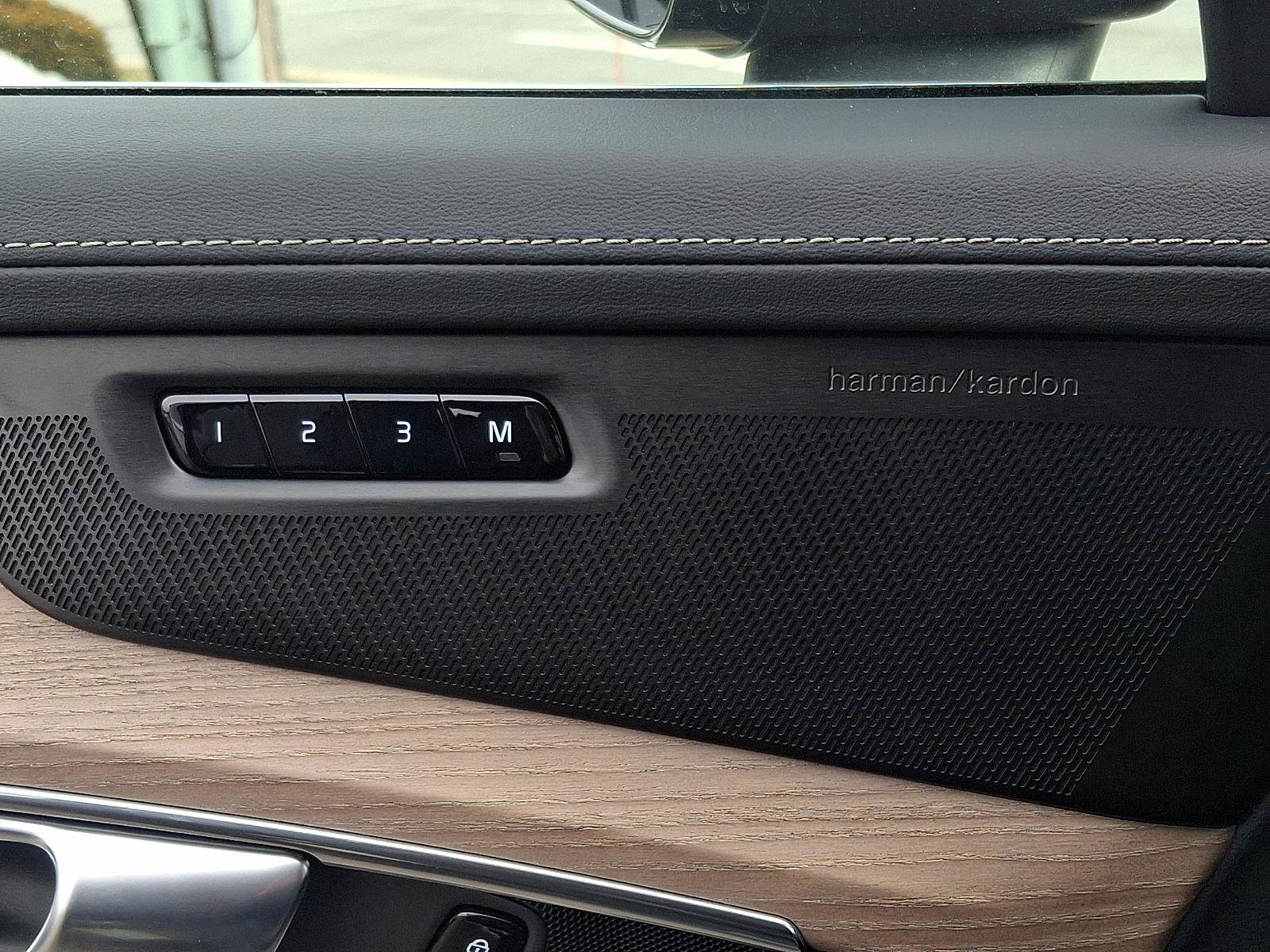 Certified 2025 Volvo XC90 B6 Plus image 26